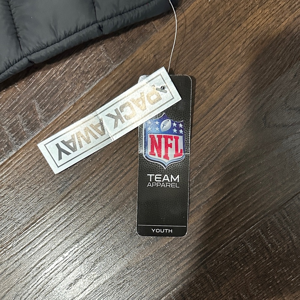 Kids Puffer NFL team apparel Saints Jacket - Black new with tags never worn! - Picture 2 of 5